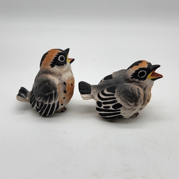 RARE Vintage Set (2) Porcelain Sparrow Figurines 2" x 2" Japan - Picture 3 of 8